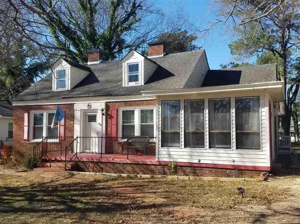 909 Breeden Hts, Bennettsville, SC 29512