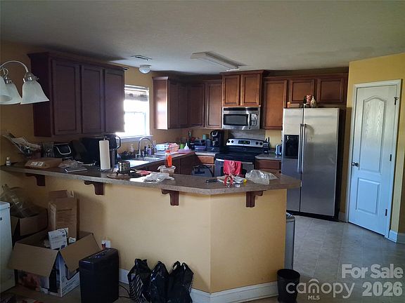 3rd image of 228 Gumtree Dr