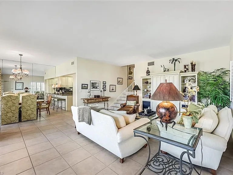 2216 Gulf Shore Blvd N #R3 — Photo 4