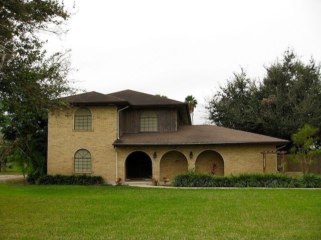 1st image of 526 Lake Dr