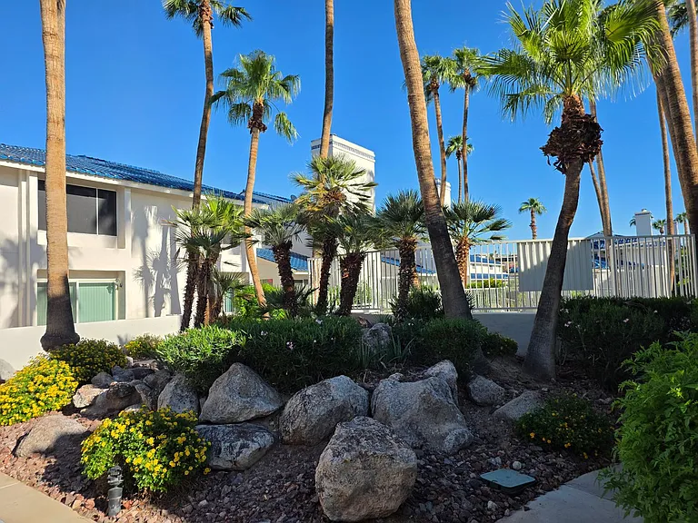 1800 Clubhouse Dr #D-30 — Photo 24