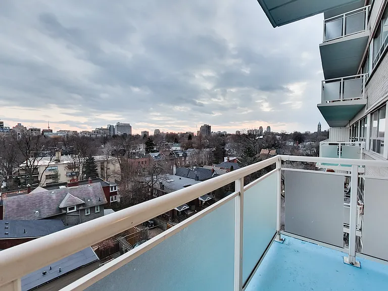 23 Lascelles Blvd — Photo 85