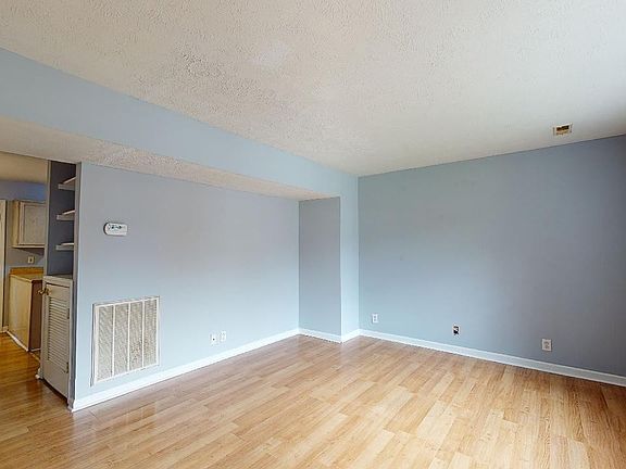 3rd image of 3538 Seneca Forest Dr