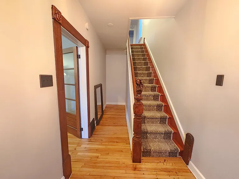 644 Churchill Ave N #1 — Photo 4