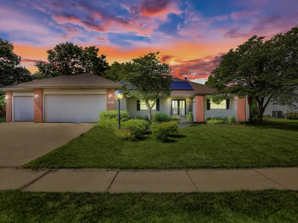 405 Wesley Ave, Savoy, IL 61874