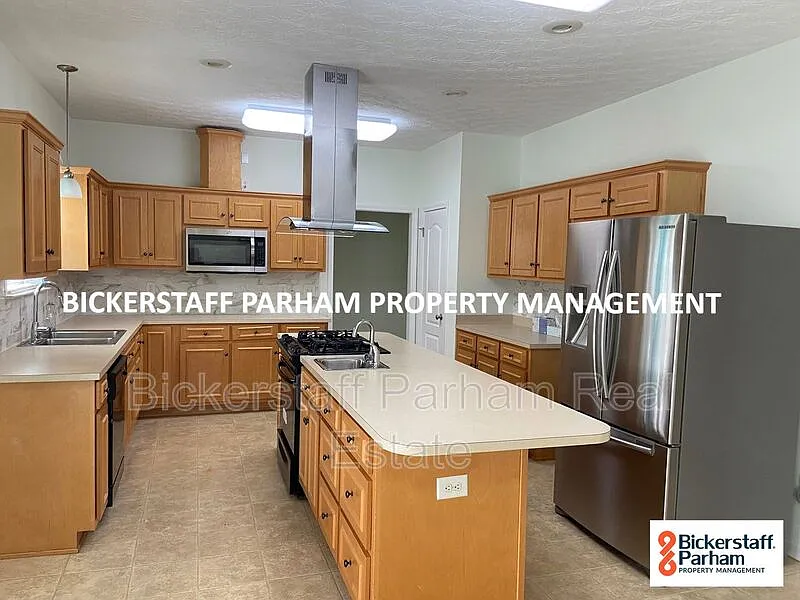 4 bed, 3.0 bath, 2712 sqft, $2,595 — Photo 2