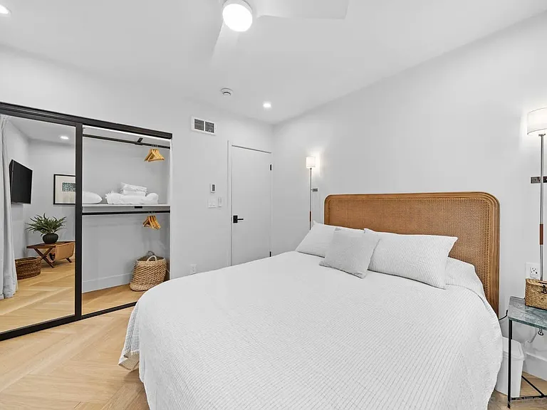7374 Bishops Ln — Photo 22