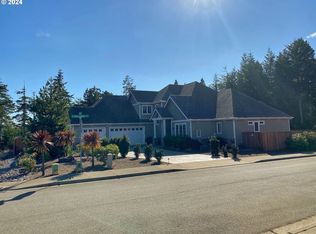 2208 Garfield St, North Bend, OR 97459