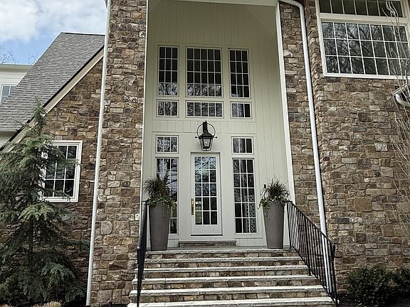 4th image of 2402 Valley Brook Rd