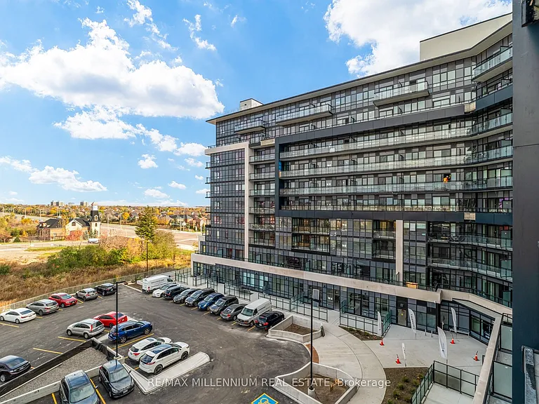 395 Dundas St W #531 — Photo 28