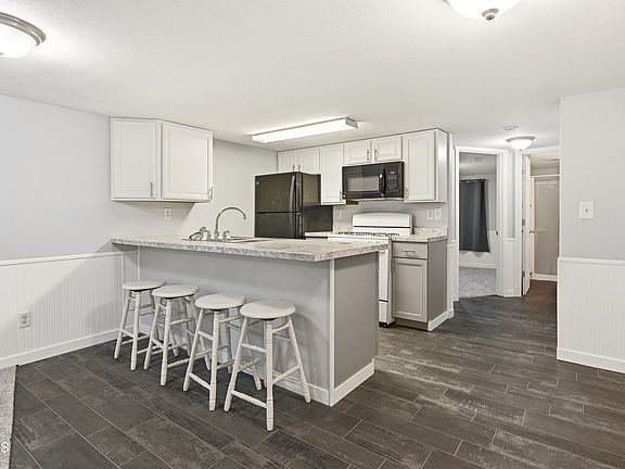 5th image of 921 N 9th St
