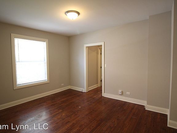 4th image of 4010 N Hamlin Ave #1N