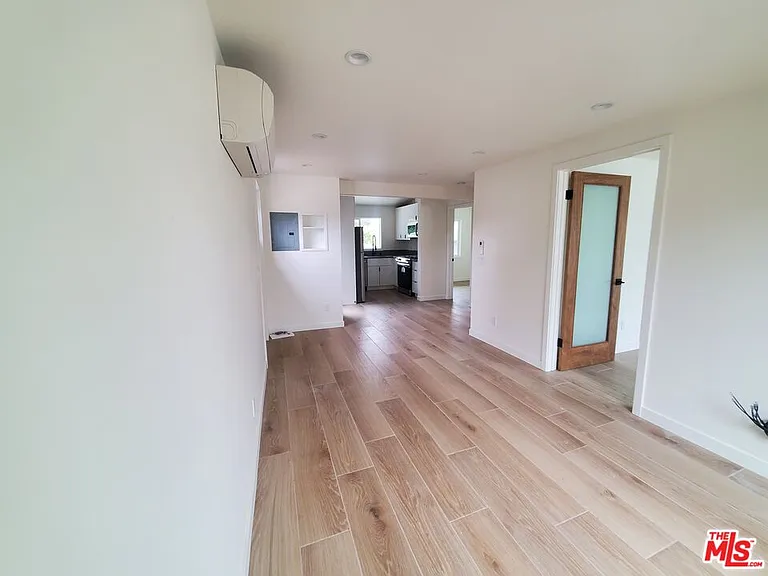 6503 Geyser Ave — Photo 7