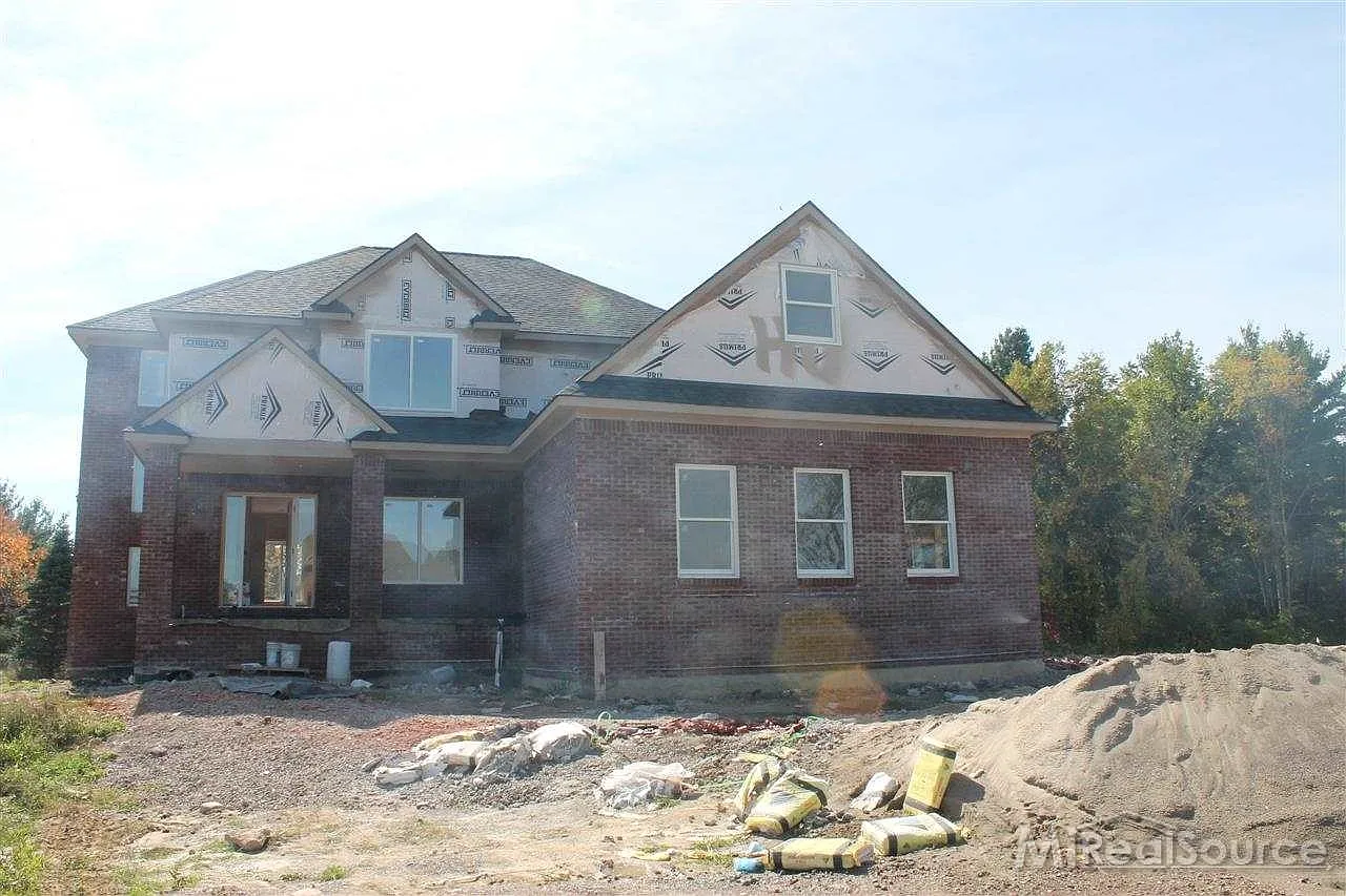 8184 Tamarack Ln photo 1