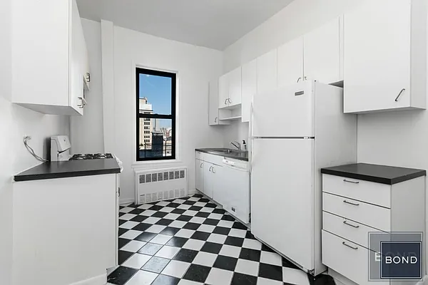Rented by Bond New York | media 4