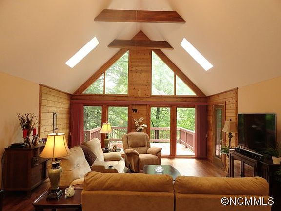 2nd image of 4 Caroline Dr