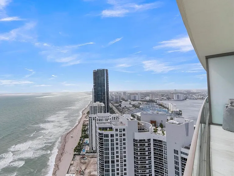 18975 Collins Ave #14000 — Photo 16