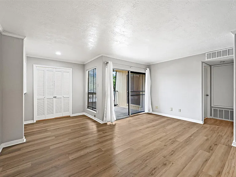 800 Post Oak Blvd #75 — Photo 3