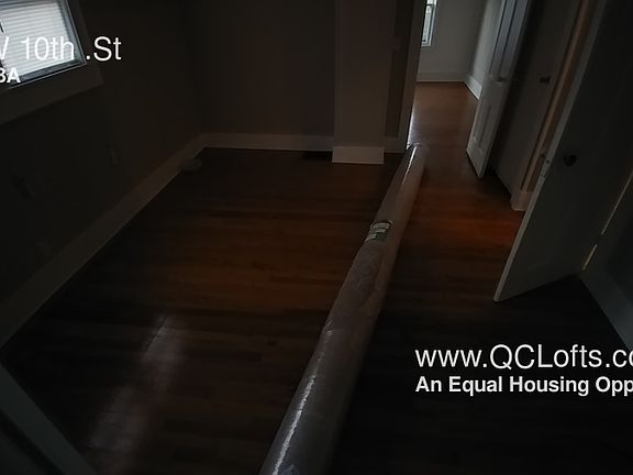 5th image of 321 W 10th St