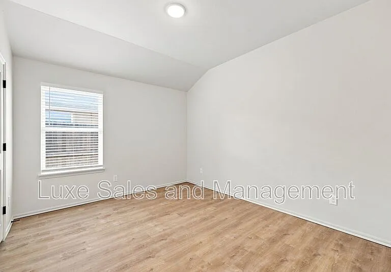 8012 NW 110th Dr — Photo 18