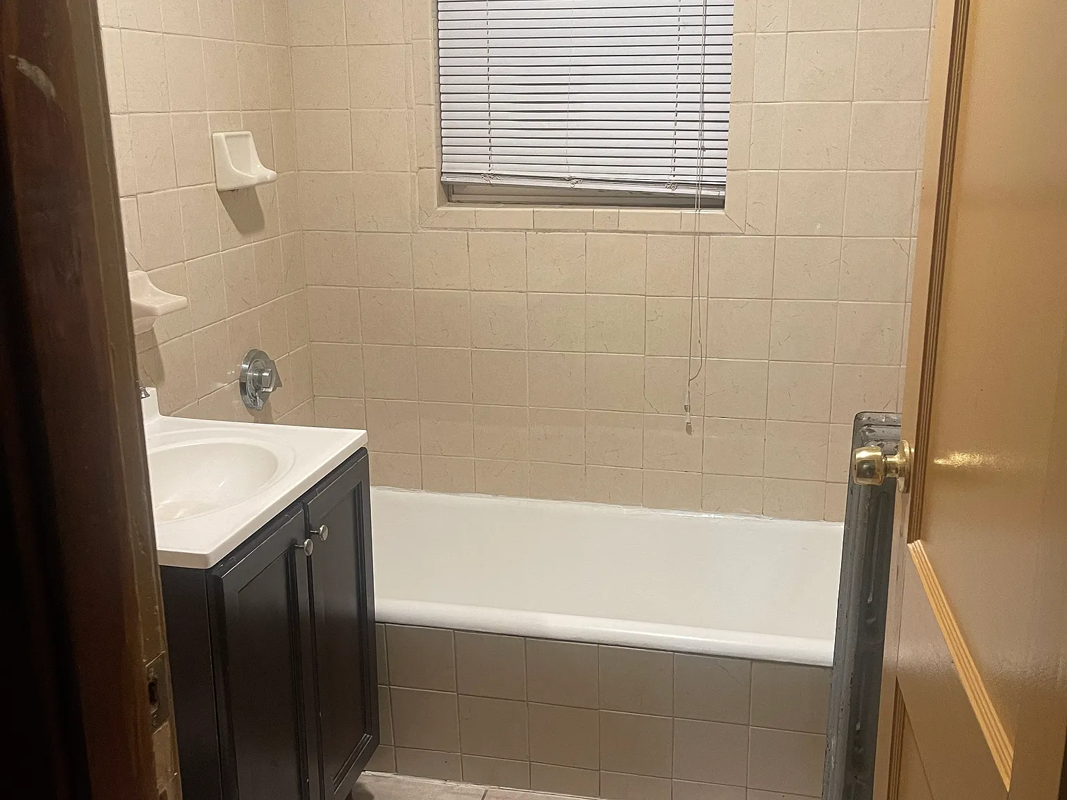 3 bed, 1200 sqft, $3,400 — Photo 3