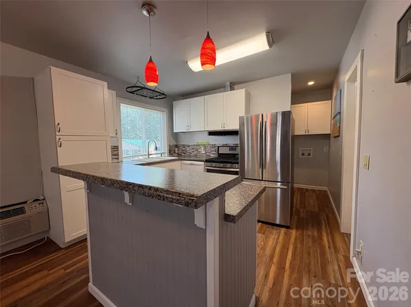 333 Mount View Ln #266-B, New London, NC 28127