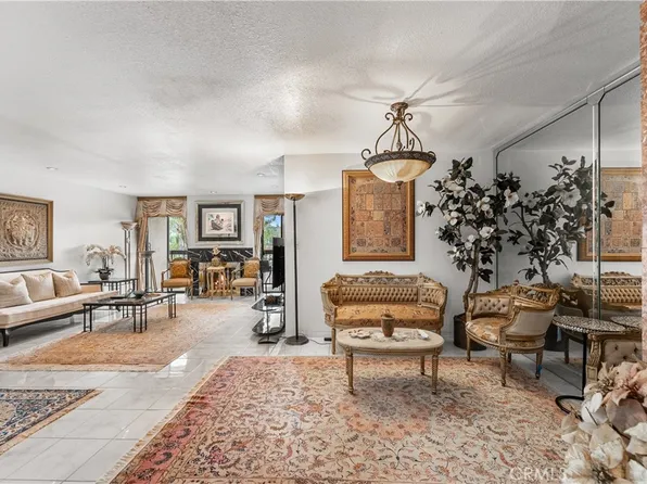 1745 Holly Dr APT 302, Glendale, CA 91206