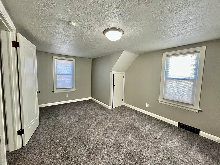 223 Linwood Ave NW — Photo 20