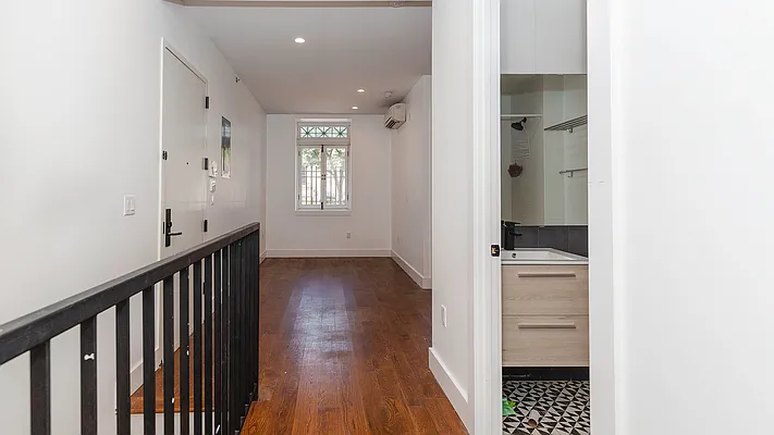 Rented by Nooklyn NYC LLC | media 10