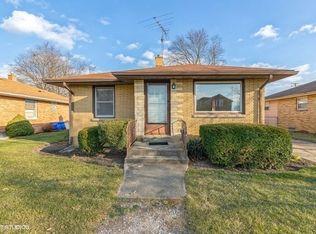 1817 Walnut St, Waukegan, IL 60087
