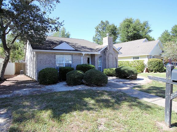 3rd image of 243 Parkwood Cir