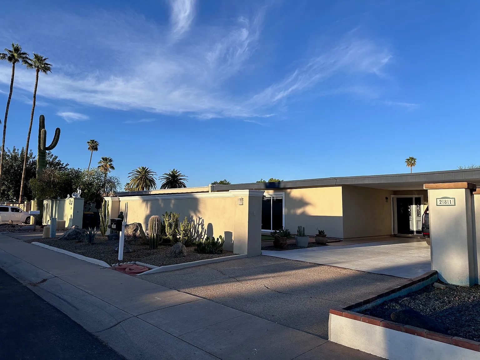 Laguna Dr E, Litchfield Park — Photo 1