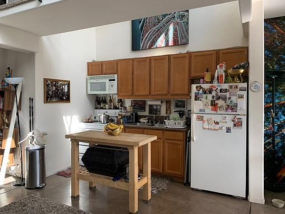 3rd image of 1805 Columbia St #305