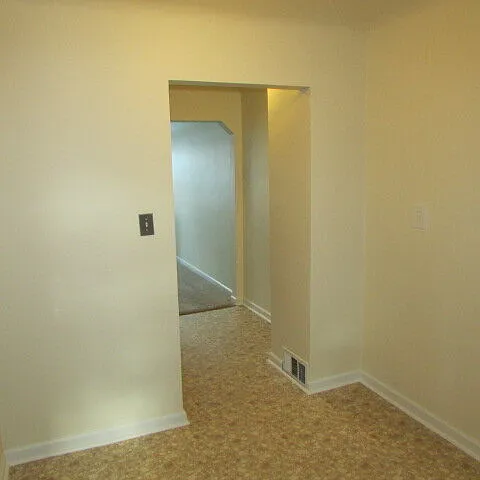23540 Glenbrook St — Photo 9