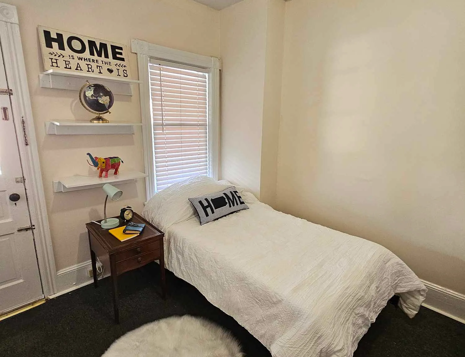 Studio, 150 sqft, $500 — Photo 1
