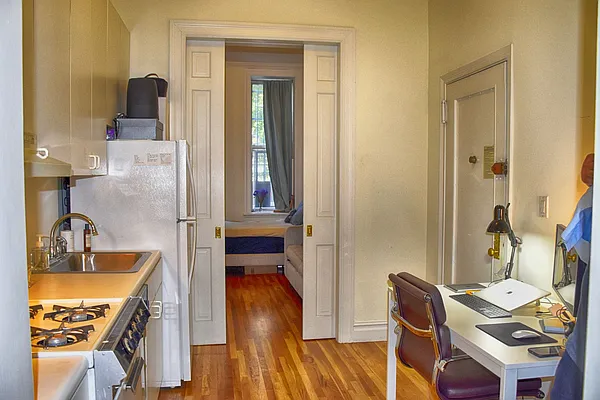 Rented by Compass | media 28