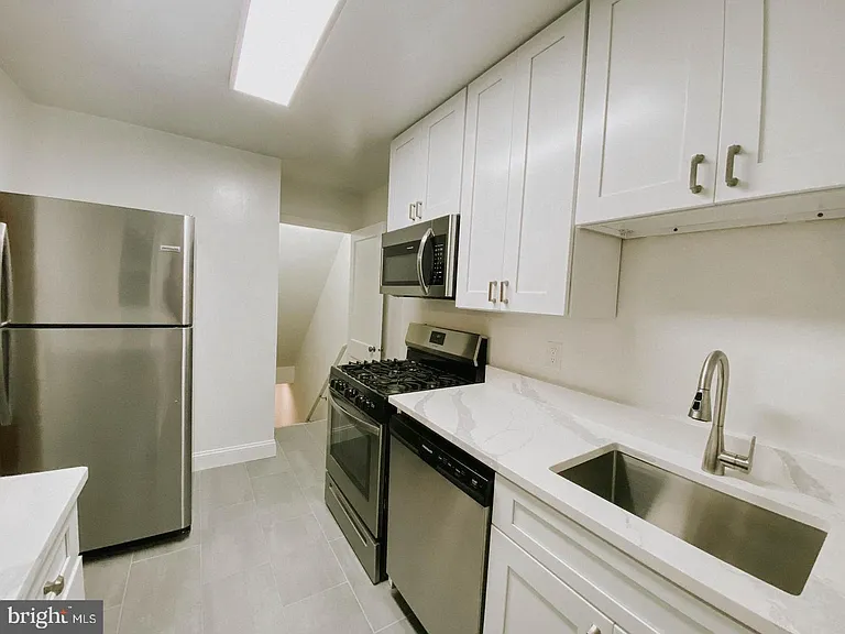 44 E Rosemont Ave — Photo 4