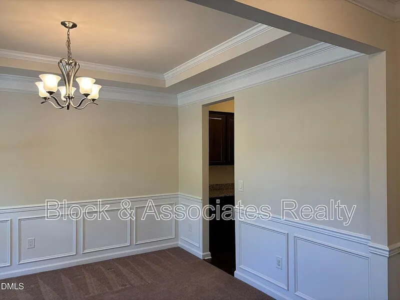 5 bed, 3.0 bath, $2,949 — Photo 3