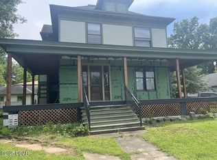 415 W McCord St, Neosho, MO 64850