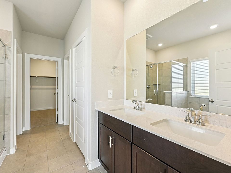 The Ian floorplan in Stewart apos s Ranch of Conroe, TX.