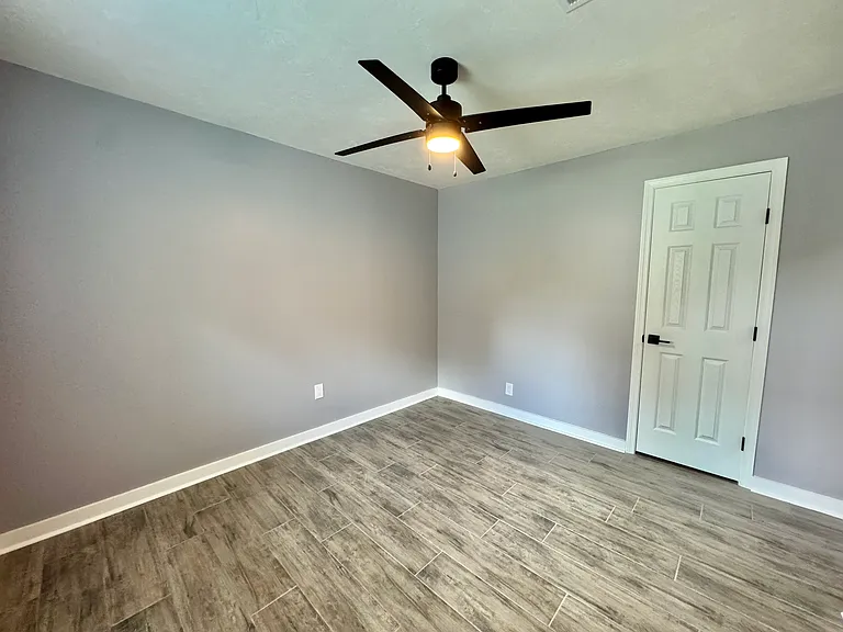 2144 Westchester Dr — Photo 23
