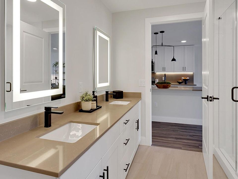 1st image of 1740 Market St #326