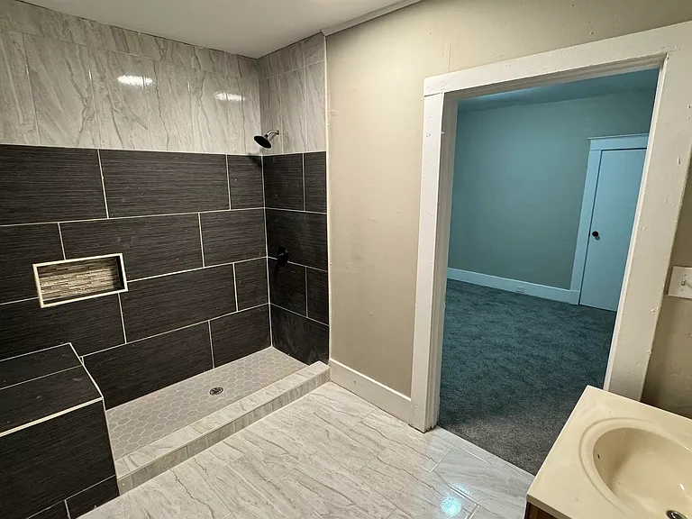 919 N Willett St — Photo 21