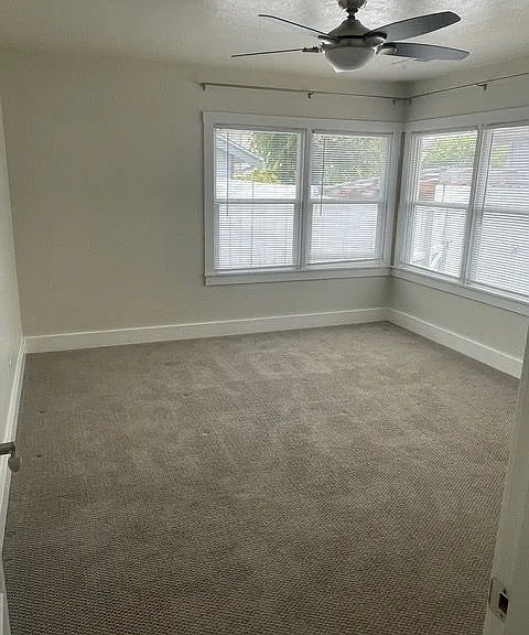 1306 Henderson St — Photo 20