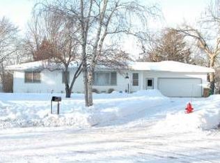 2182 Garnet Pt, Saint Paul, MN 55122