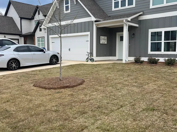 569 Avondale Ln, Pell City, AL 35128