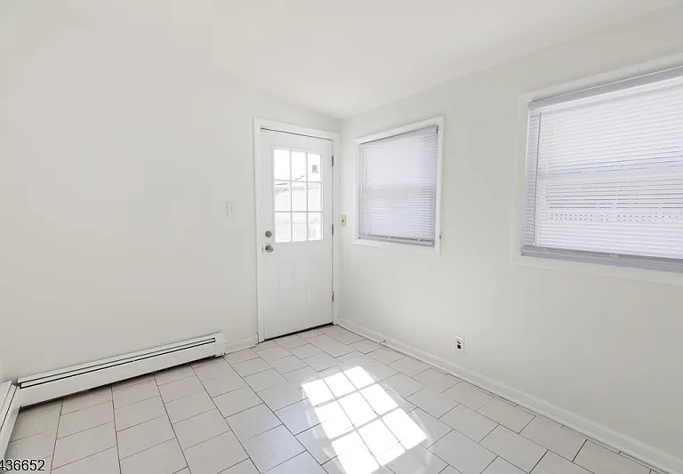 210 Globe Ave — Photo 24
