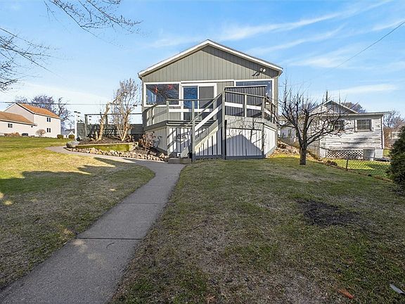 5th image of 402 South Dr