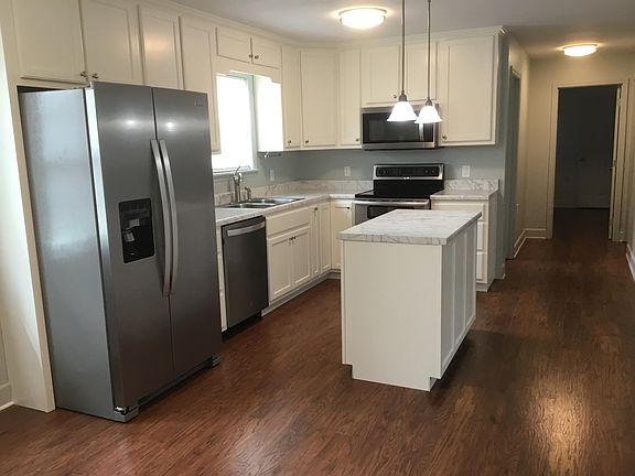 3rd image of 109 Town Branch St