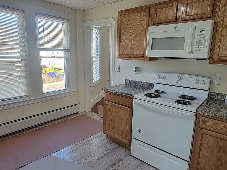 104 Kenyon St #3 — Photo 2